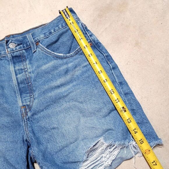 Levi’s 501 Distressed Cut Off Jeans Size 30 Button Fly Denim Jorts - Picture 8 of 9